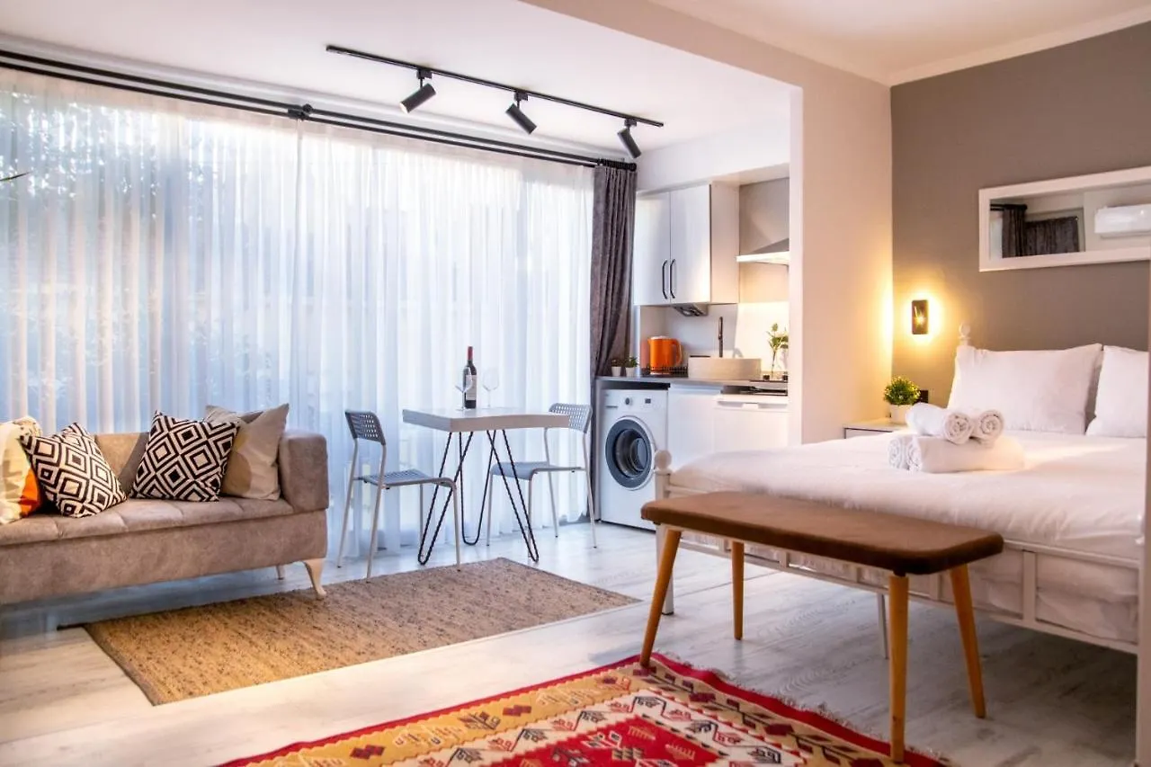 Invigorating Studio Flat Near Kordon In Alsancak location